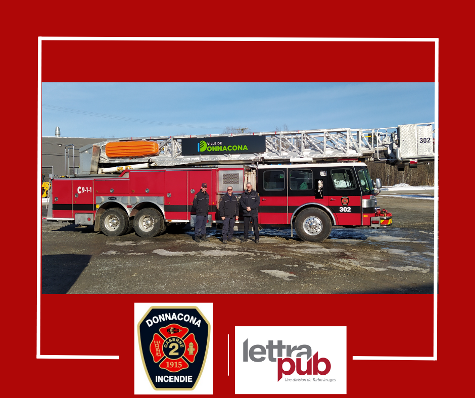 Camion de pompiers de Donnacona avec trois pompiers.